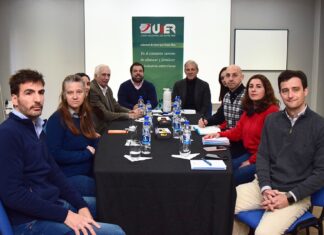 Se impulsa el diálogo social y crea el consejo tripartito del trabajo