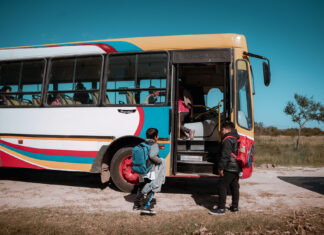 Licitan los tramos del transporte escolar rural