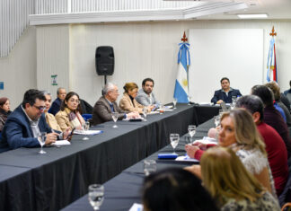 Convocaron a paritaria a los gremios docentes para este martes 30