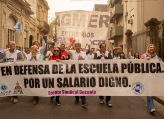 MARCHA DOCENTE. Reprochan a Frigerio su alineamiento con Milei