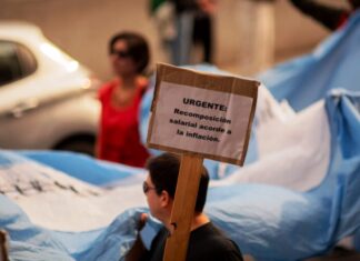 EDUCACIÓN. Descuentan hasta $50.000 a docentes por los paros