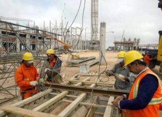 RECESIÓN. La industria cayó 20,1% y la construcción 35,2%