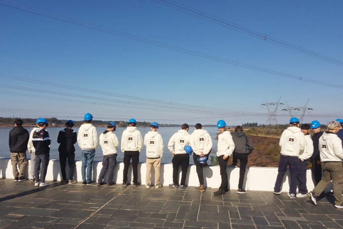 basavilbaso - alumnos en la represa de salto grande1