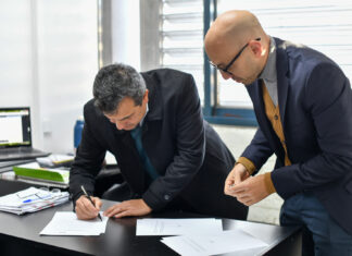 Formación en herrería y carpintería para empleados provinciales
