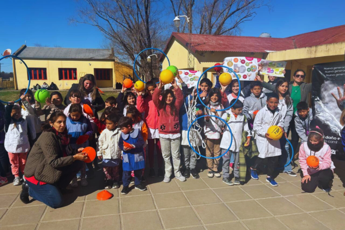 educación - premiaron a escuelas por el corso me activo, ne cuido, nos cuidamos1