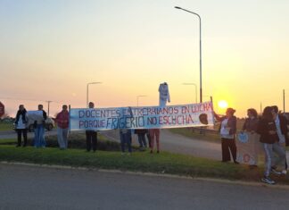 Con volanteadas se expuso el ajuste contra la docencia entrerriana