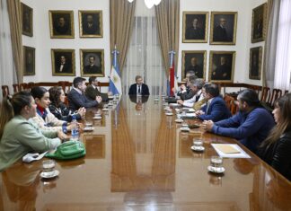 Ruta 20: Vecinos de la agrupación SOS fueron recibidos por el Gobernador