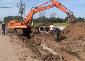 Con instalación de desagües y bacheo avanza el Plan de Obras