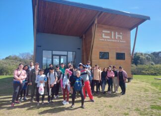 Más de 1.500 alumnos disfrutan del senderismo en la Isla del Puerto