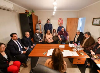 Reunión clave entre Gobierno y Sindicatos en el conflicto docente