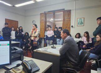 Visita de estudiantes secundarios a los Tribunales de Colón