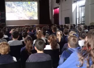 Más de 500 estudiantes y docentes del departamento Uruguay disfrutaron del programa Cine en las Escuelas