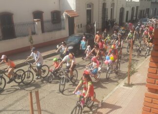 Con la tradicional Bicicleteada, cientos de uruguayenses recibieron a la primavera