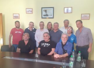 Con la presencia de Juan Carlos Schmid y Víctor Laplace se proyectó el documental Bitácoras