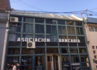 “Si bien éste es un día de festejo, no podemos ignorar el difícil contexto”, afirmaron los bancarios