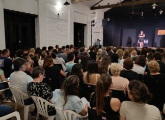 Se vivió una noche a puro teatro en Caseros
