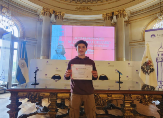 Estudiante entrerriano fue premiado en el concurso literario nacional de Ana Frank