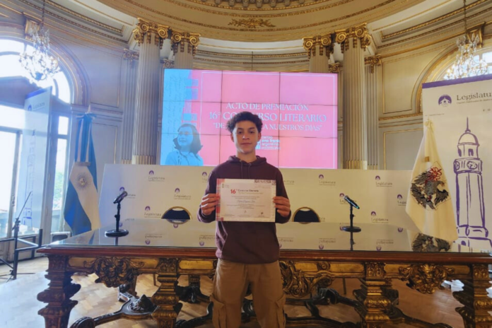 educación - alumno entreriano premiado en el concurso sobre ana frank1