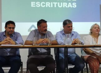 Familias de Ibicuy ya tienen las escrituras de sus viviendas