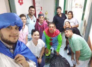 Los niños internados en el Hospital Urquiza recibieron juguetes