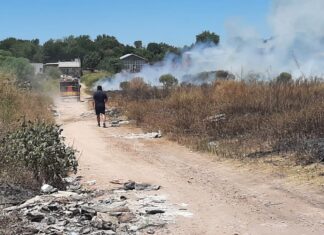 Quemaron pastizales y basura en cercanías de la cancha de Engranaje