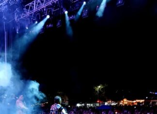 Inolvidable presentación de Los Palmeras, los nuevos padrinos de la Fiesta de la Playa