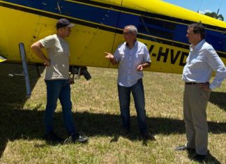 Con medios aéreos refuerzan la lucha contra los incendios forestales