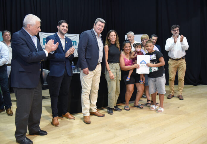 Entrega viviendas 1