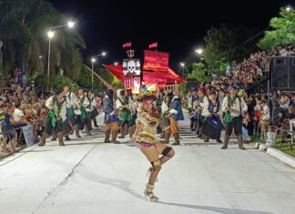 Caseros se prepara para la segunda noche de Carnaval