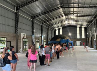 Visita al Plenario Móvil, una experiencia recreativa