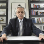 Alberto Fernández se presentó en Comodoro Py