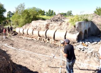 Empezaron a construir una nueva alcantarilla en la calle Granillo Posse