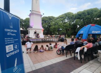 Cultura: Mágica visibiliza en plaza Ramírez la tarea de los escritores y las editoriales