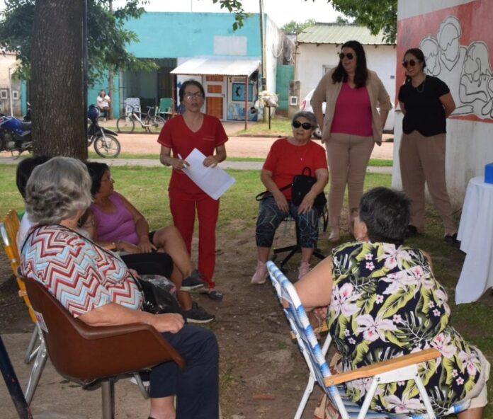 mujeres construyendo futuro - primer taller somos ángeles1