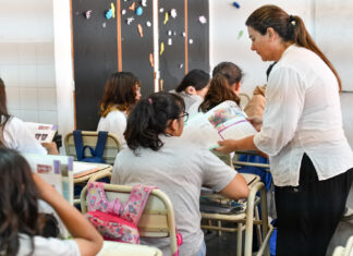 El Consejo General de Educación asignó horas cátedra para el nivel secundario
