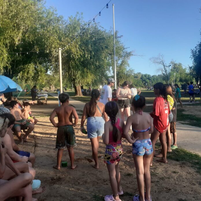 salud mental - visibilización de la oficina de escucha a adolescentes - actividad en el balneario itapé1