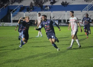 Gimnasia goleó 3-0 a Sportivo las Parejas con doblete de Mainero