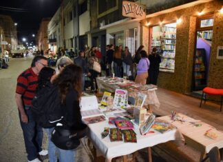 La Noche de las Librerías celebró su primera edición del año en Concepción del Uruguay