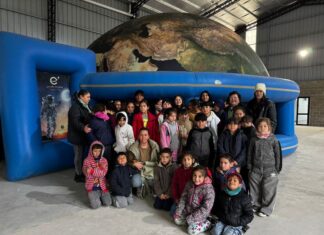 El Planetario Móvil acercó ciencia y diversión a los barrios de la ciudad