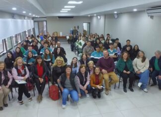 Estudiantes presentaron sus proyectos en un certamen sobre cooperativismo