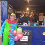 pagina 6 El carrito La Teka regaló 130 panchos a los chicos en la Plaza del Skate2