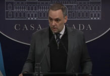 Adorni busca retomar la iniciativa en medio de la polémica por su continuidad