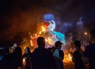 La Estudiantina 2025 incorpora la tradicional “Quema del Muñeco”