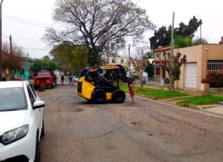 Obras y Servicios. Bacheo en Santa Teresita y pavimentación en distintos barrios