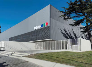 Gustavo Scaglione se convierte en el nuevo dueño de Telefe tras un acuerdo con Paramount