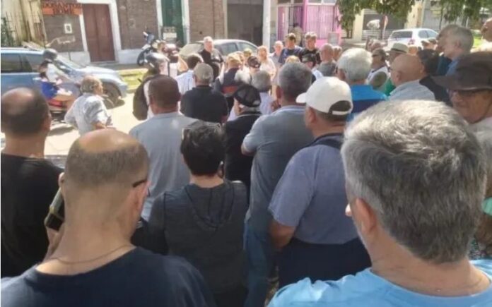 pagina 5 Las Fuerzas Armadas continúan con su obra social cortada