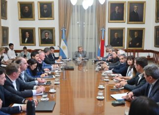 Vehículos, nuevos sistemas de digitalización y viviendas, fueron los temas centrales de la reunión de gabinete