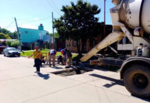 Avanzan obras de bacheo y acondicionamiento vial en múltiples barrios de Concepción del Uruguay
