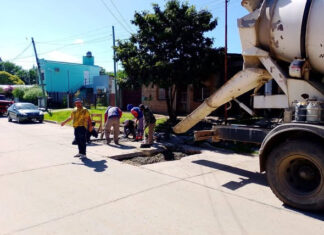 Avanzan obras de bacheo y acondicionamiento vial en múltiples barrios de Concepción del Uruguay