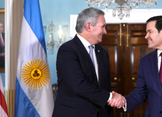 El precio del rescate financiero: Argentina asume compromisos comerciales en acuerdo con EE.UU.